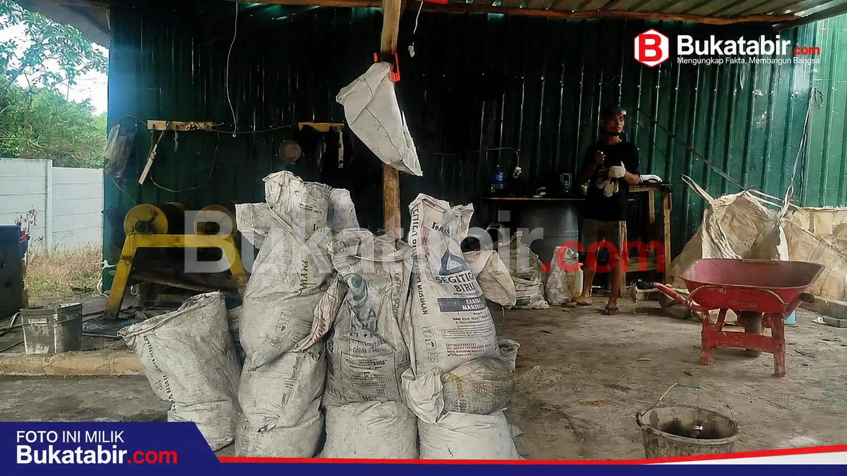 Gudang Diduga Olah Tinslag Tanpa Izin di Kayu Besi Disorot, APH Diminta Segera Bertindak 
