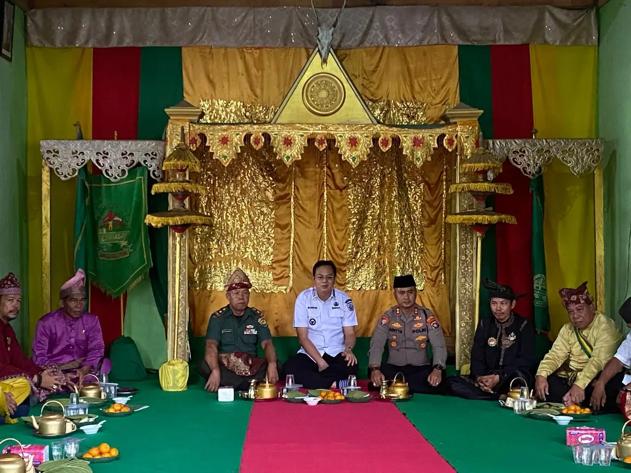 Pelestarian Budaya Lokal dalam Tradisi Adat Rabun Pusaka Desa Pelangas, Kapolres Dukung Penuh 