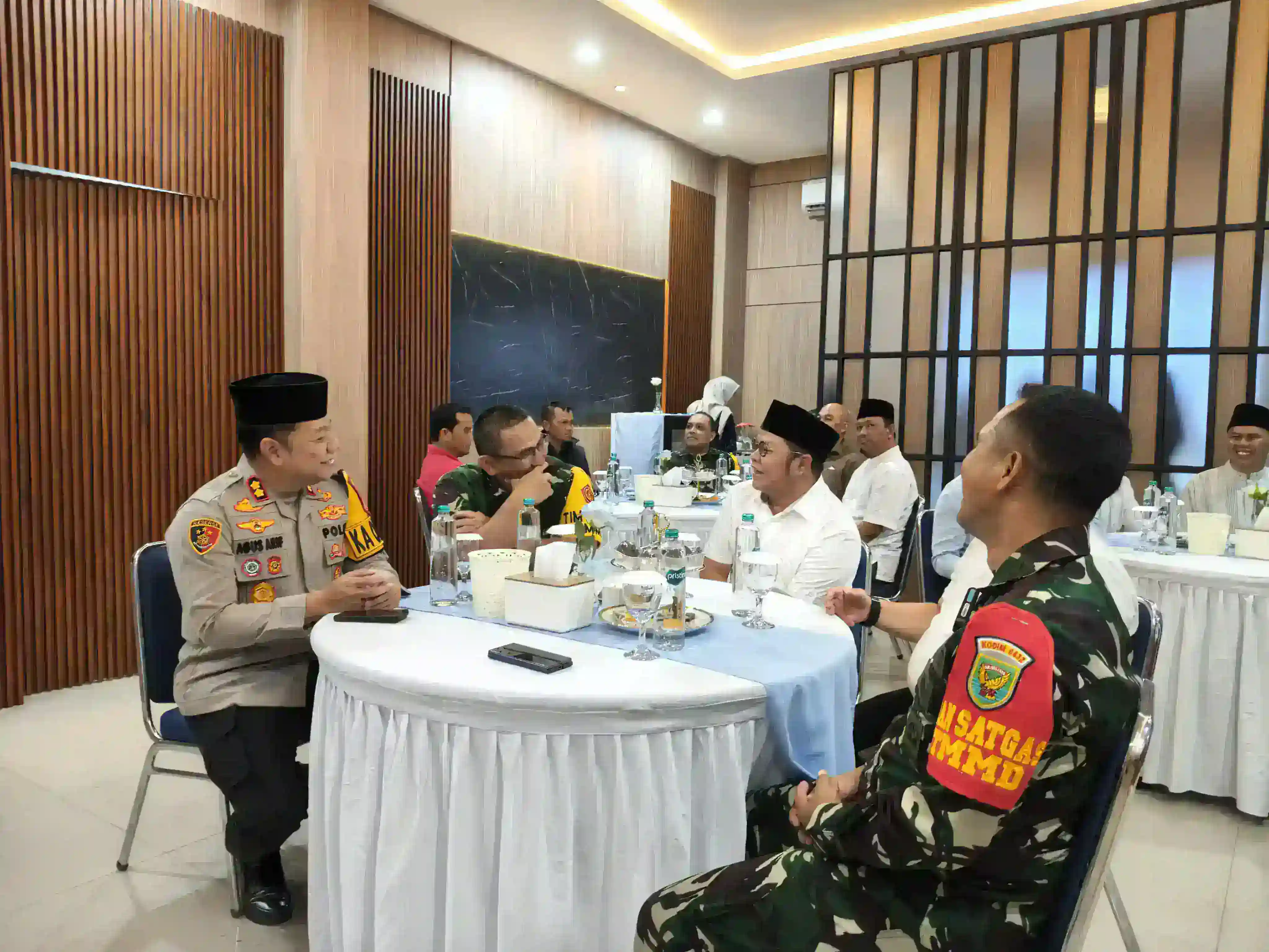 Satgas TMMD 127 Gelar Buka Puasa Bersama Forkopimda Basel dan Warga guna Pererat Silaturahmi