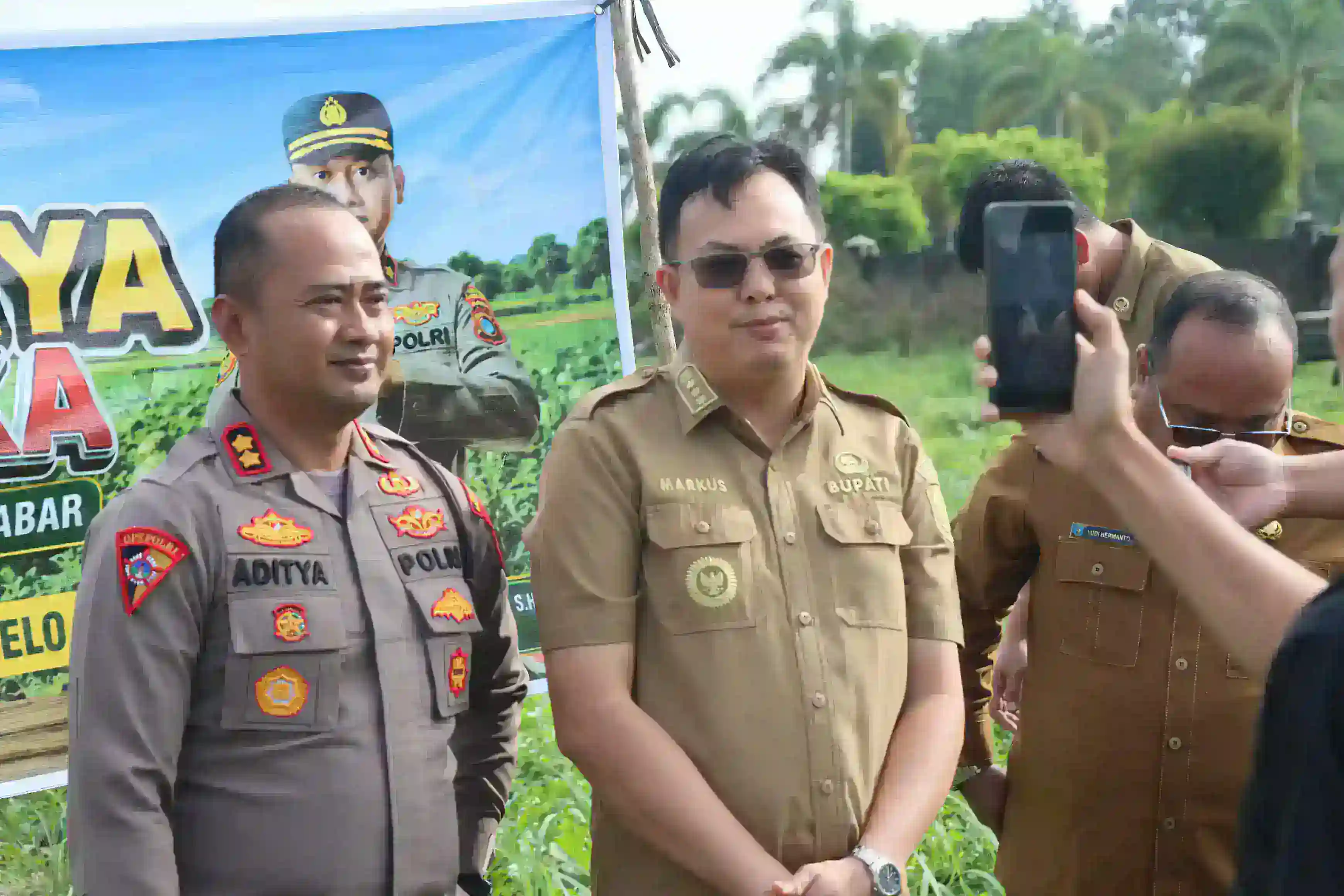Bupati Markus Apresiasi Kapolres Bangka Barat, Lahan Kritis Ketapang Berhasil Panen 15 Ton Semangka