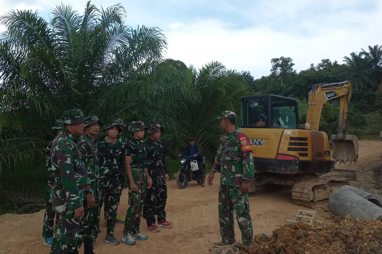 Satgas TMMD ke-127 Kodim 0432/Basel FINISING Pengerjaan Jalan di Pulau Lepar Basel & Selesai 10 Titik Gorong - Gorong Beton